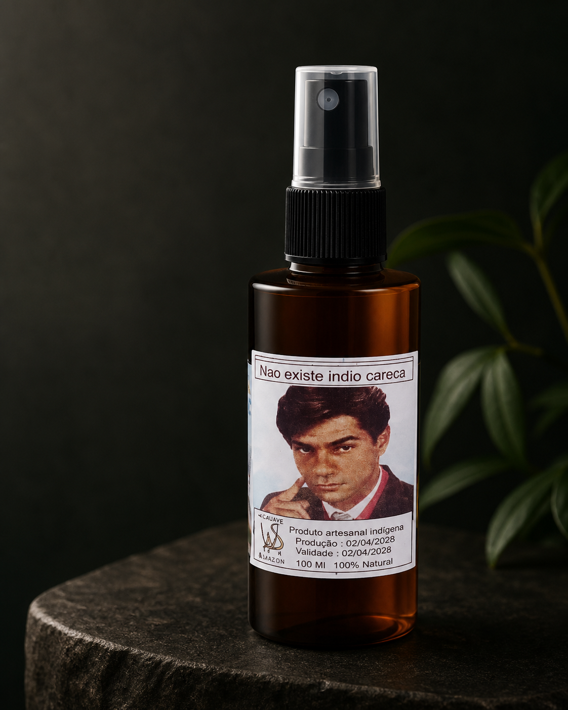 Frasco âmbar do Tônico Capilar Walter Silva com aplicador em spray